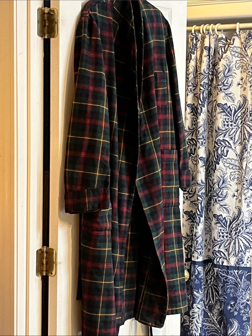 Men's Robe, handsome Pendleton Virgin Wool, One Size, large - extra large.